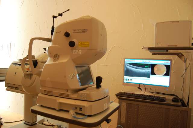 網膜のCTともいえる　OCT